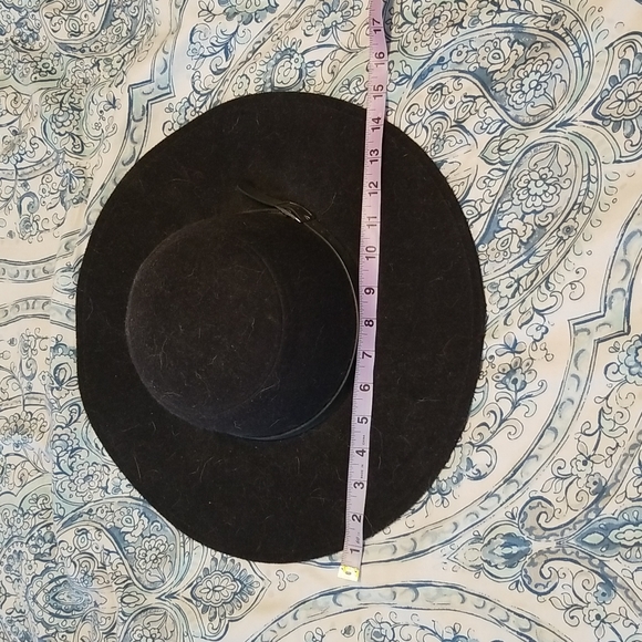 Black felt floppy hat *HOST PICK* - Picture 4 of 6